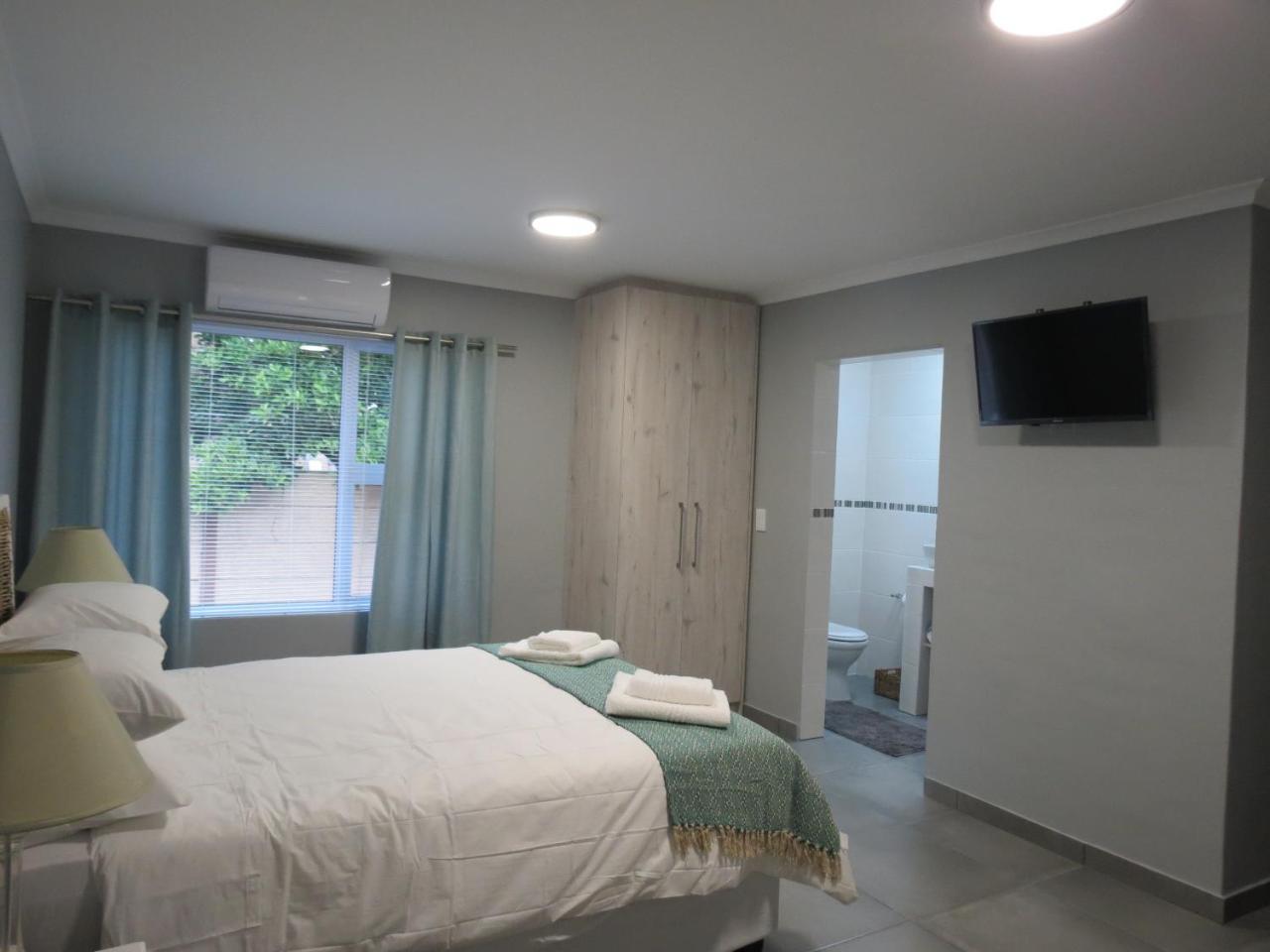 Northern Vine Guesthouse B&B Self-Catering Brackenfell Ngoại thất bức ảnh